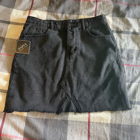 CLOSET CLEAN OUT - Picture 16 of 16